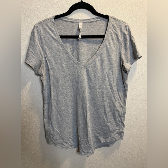 Lululemon Love Tee V - Picture 4 of 7